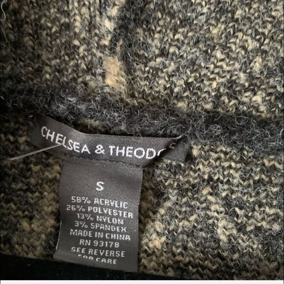 Chelsea & Theodore gray/beige zigzag cardigan, brand new, excellent condition, S - Picture 8 of 10